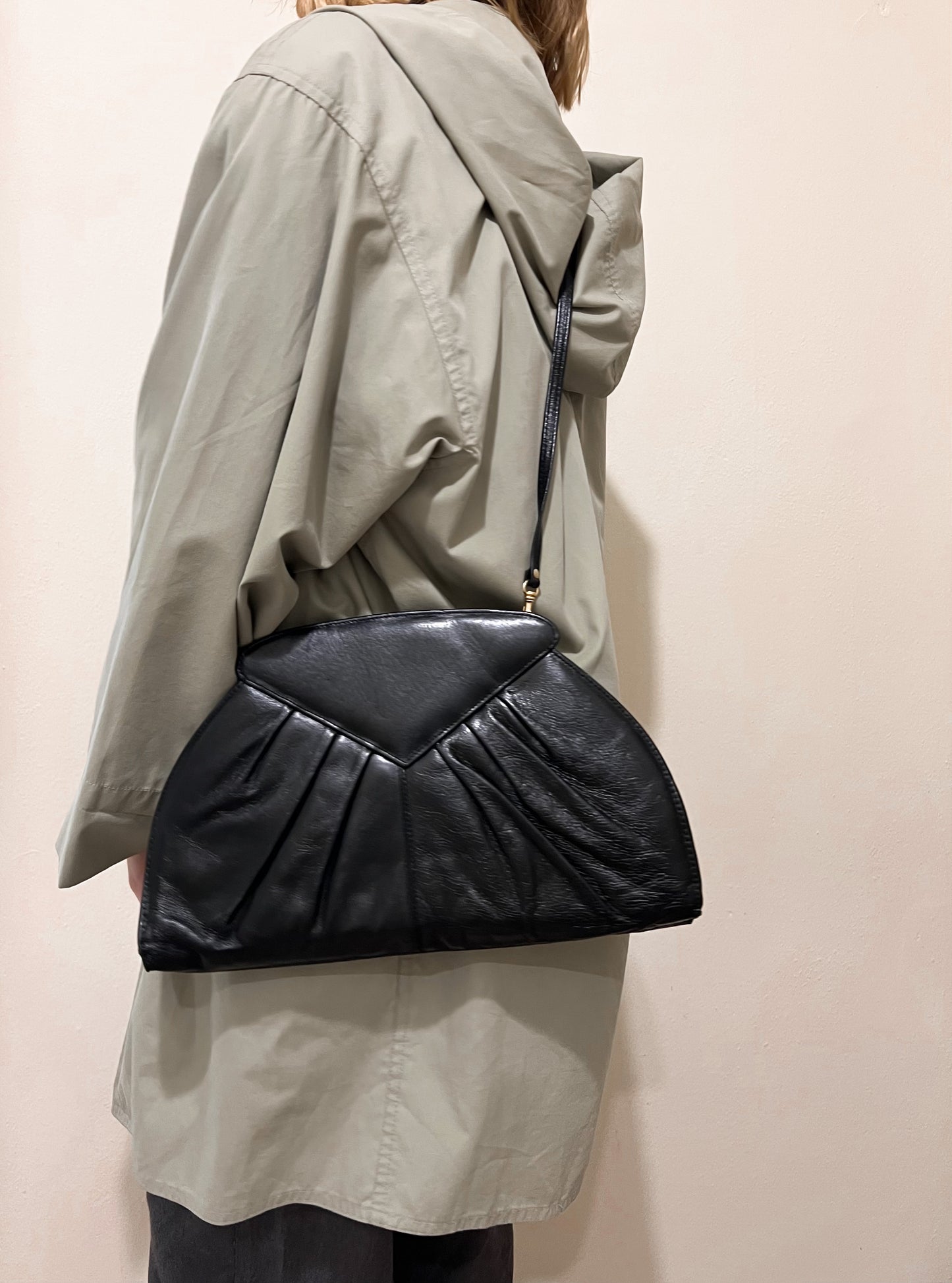 BORSA NERA A TRACOLLA