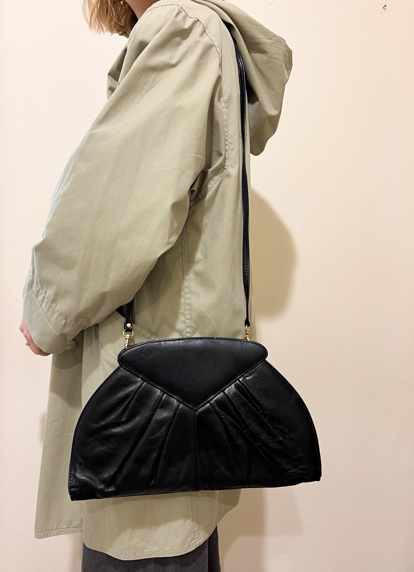 BORSA NERA A TRACOLLA