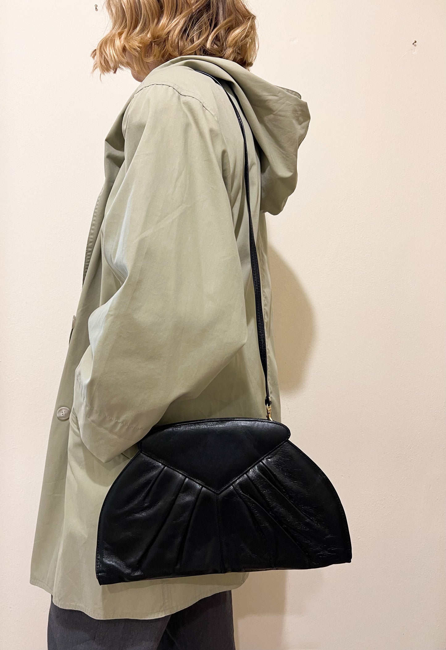 BORSA NERA A TRACOLLA
