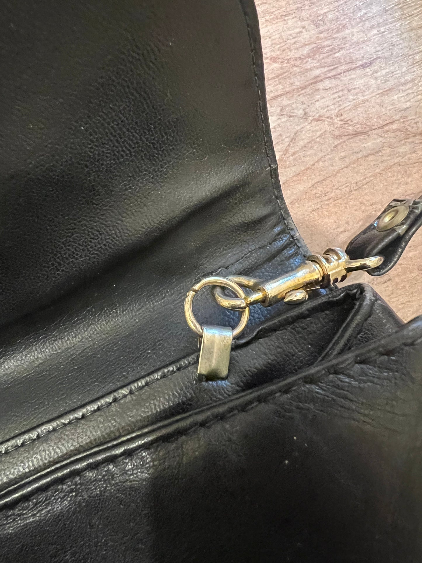 BORSA NERA CON PENCE