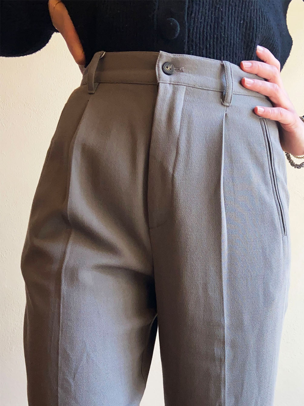PANTALONE CON PENCE TORTORA