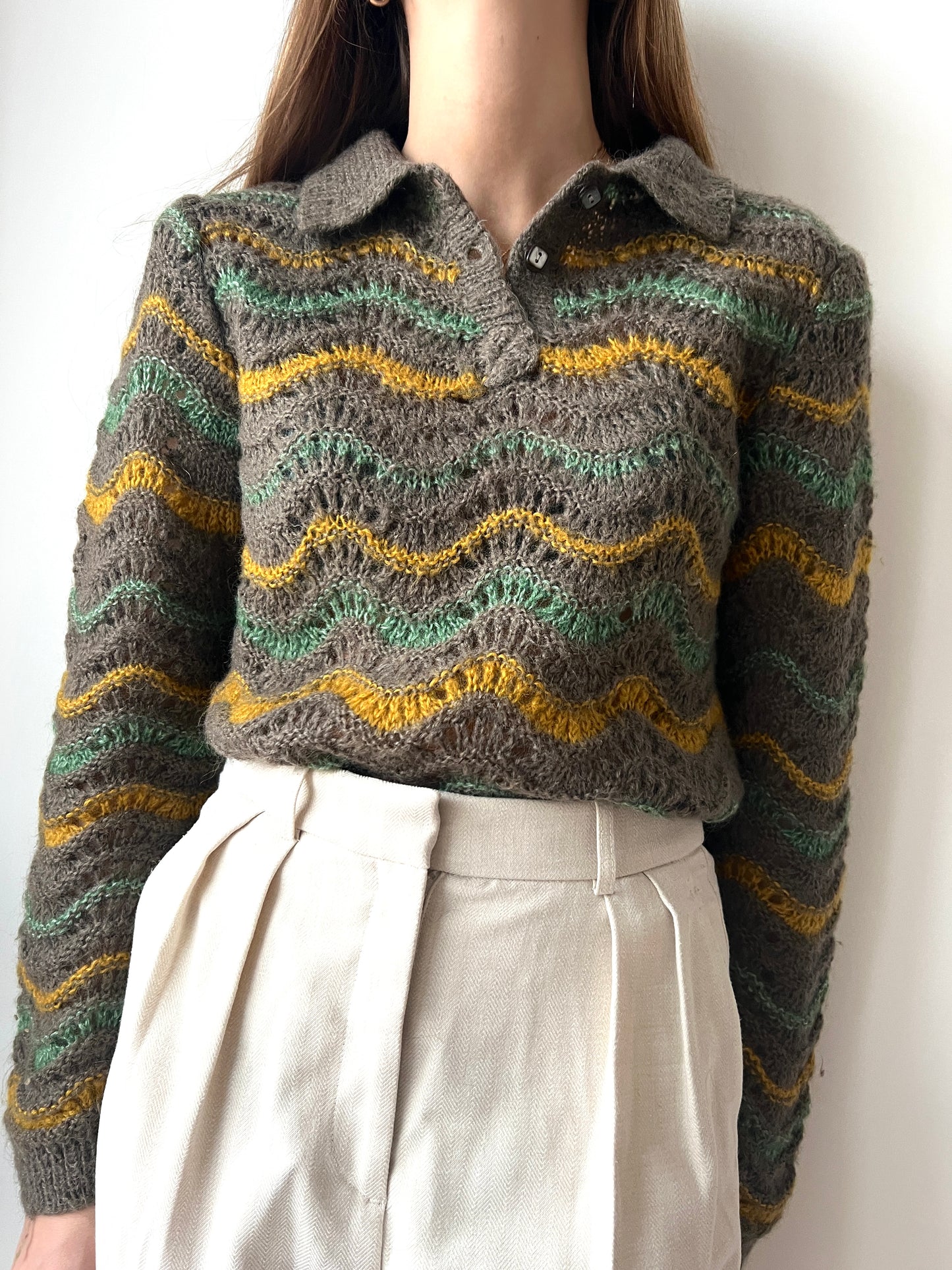 MAGLIONE CON COLLETTO