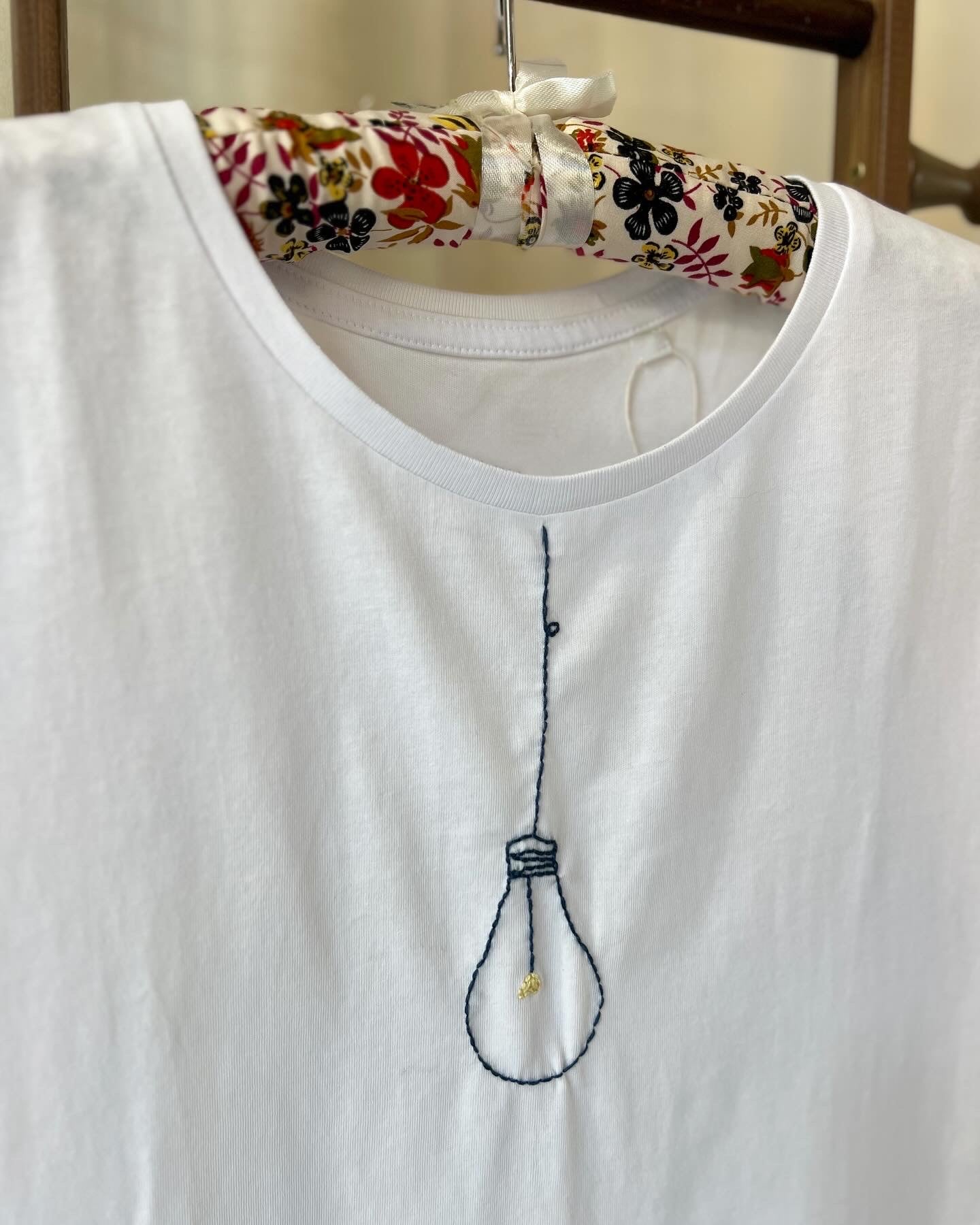 T-SHIRT LAMPADINA